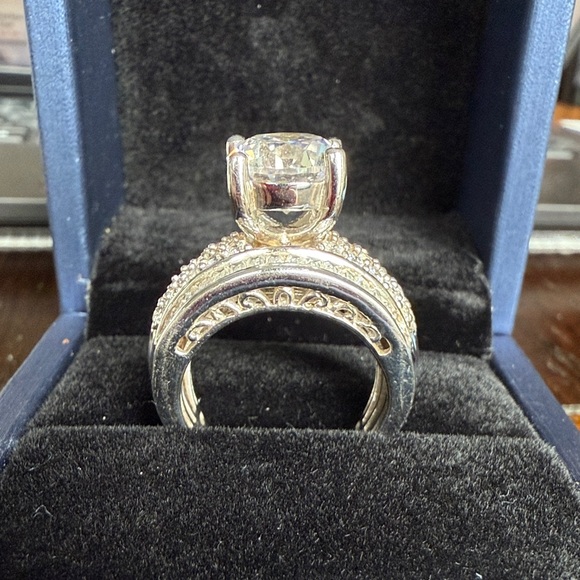 Charles Winston - Bella Luce Sterling Silver Ring with CZ Centerpiece - Picture 4 of 6
